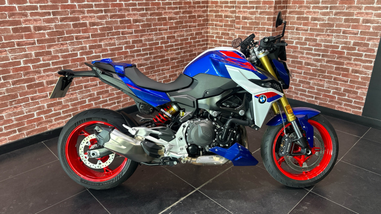 BMW F900 R (25MY)